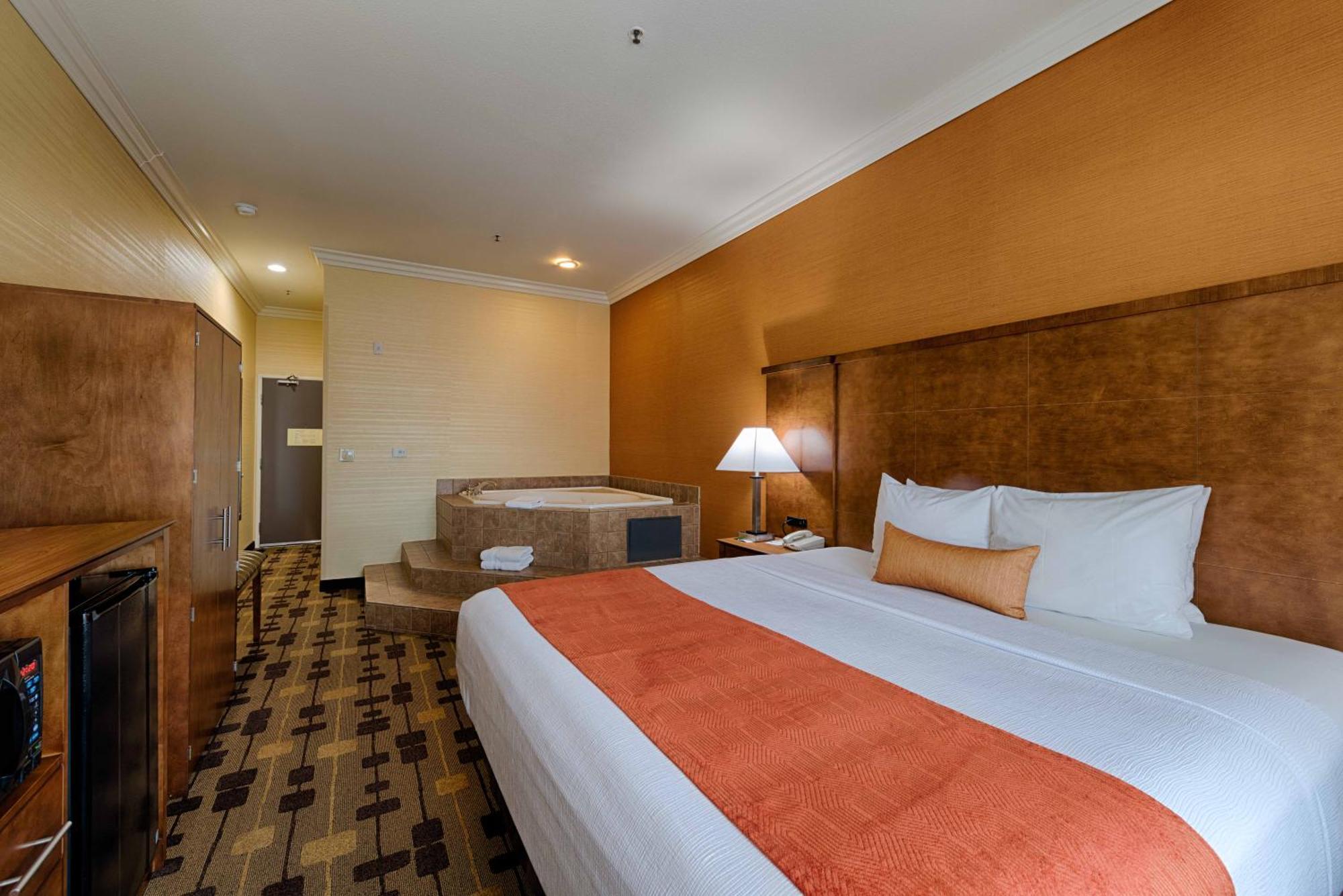 Best Western Plus Delta Inn & Suites Oakley Eksteriør billede