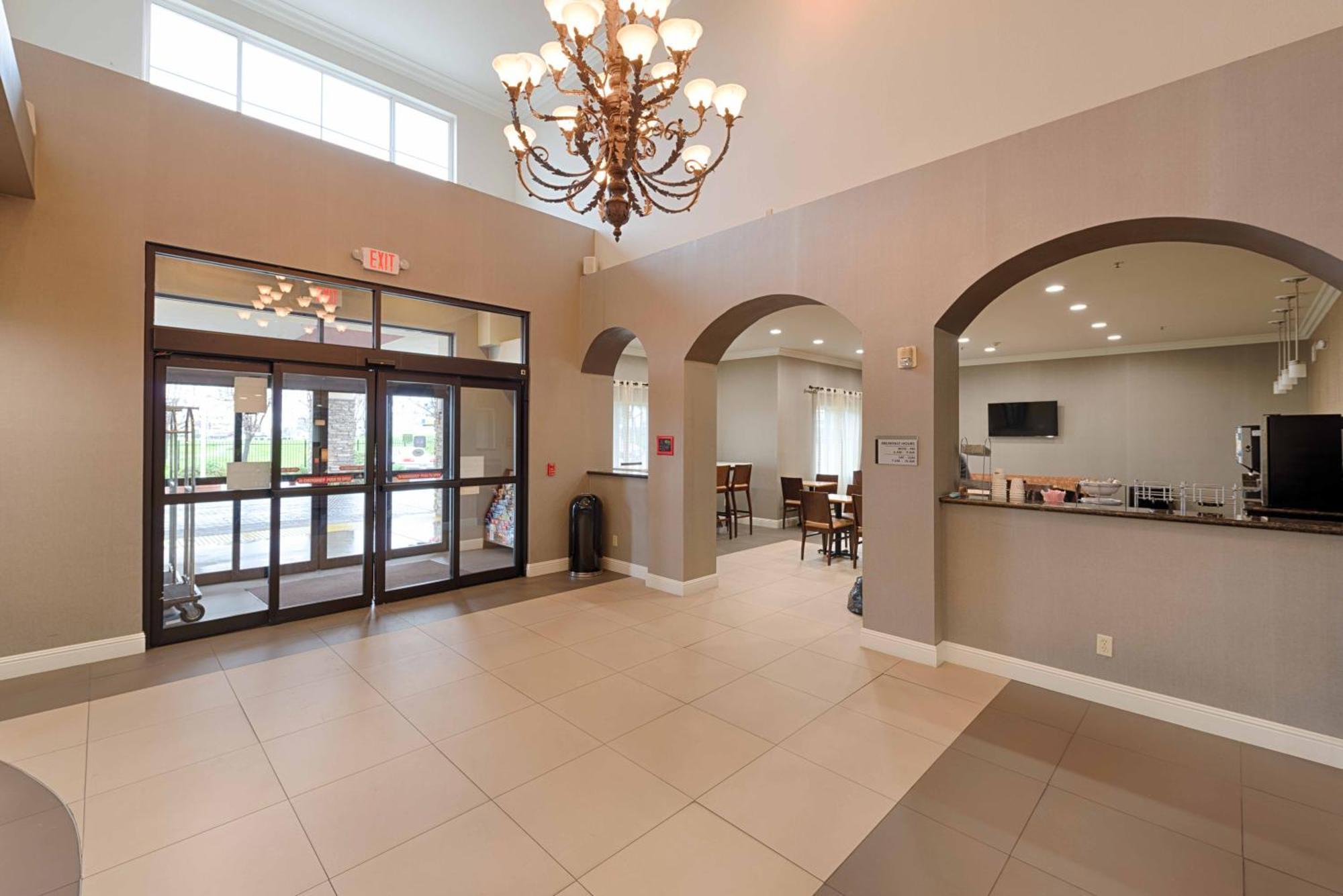 Best Western Plus Delta Inn & Suites Oakley Eksteriør billede