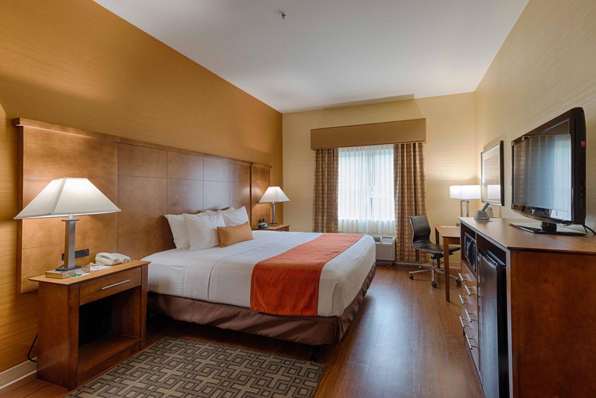 Best Western Plus Delta Inn & Suites Oakley Eksteriør billede