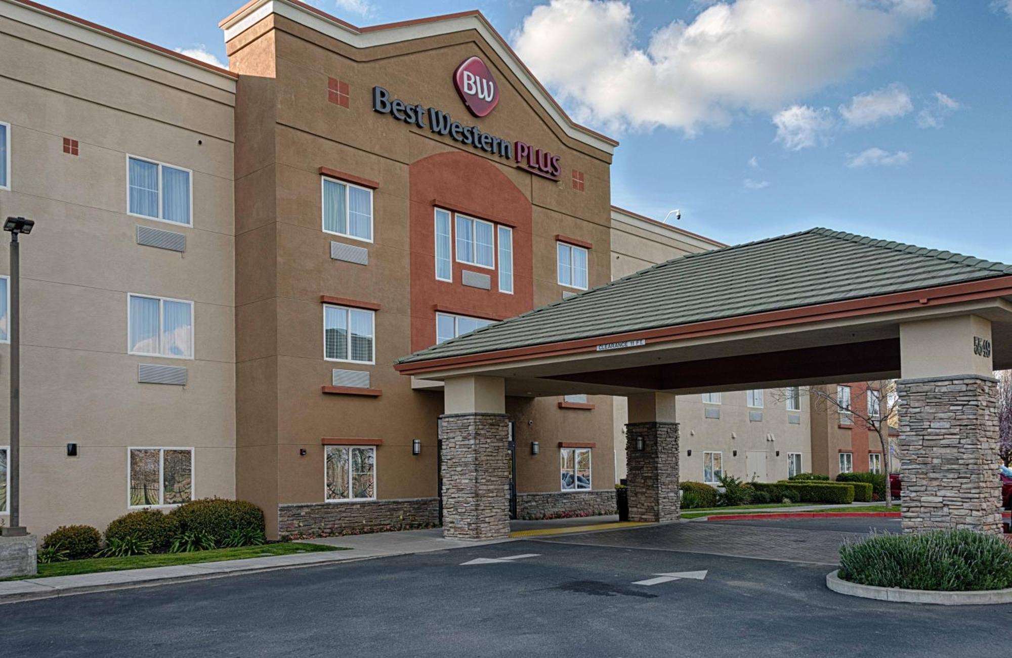 Best Western Plus Delta Inn & Suites Oakley Eksteriør billede