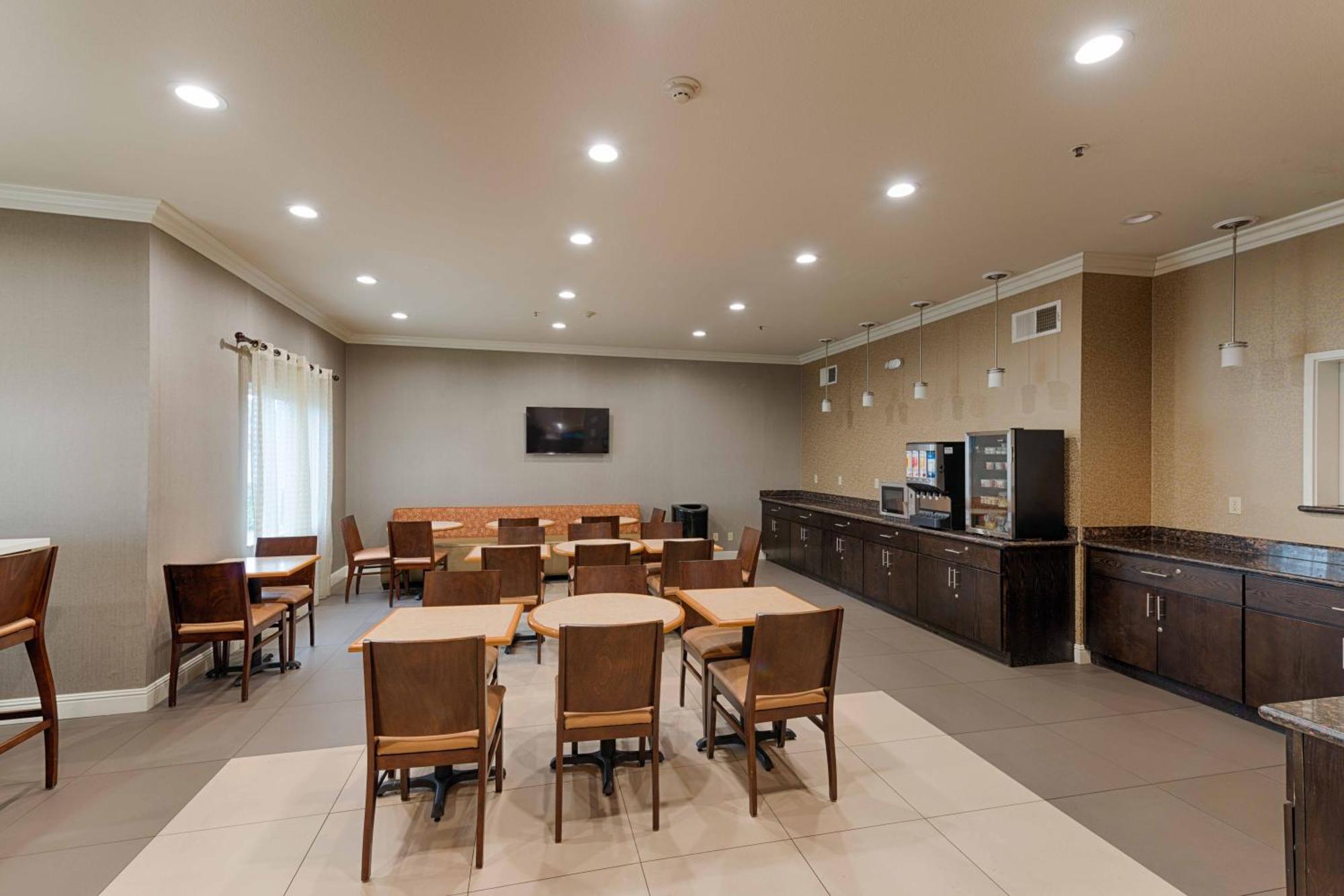 Best Western Plus Delta Inn & Suites Oakley Eksteriør billede