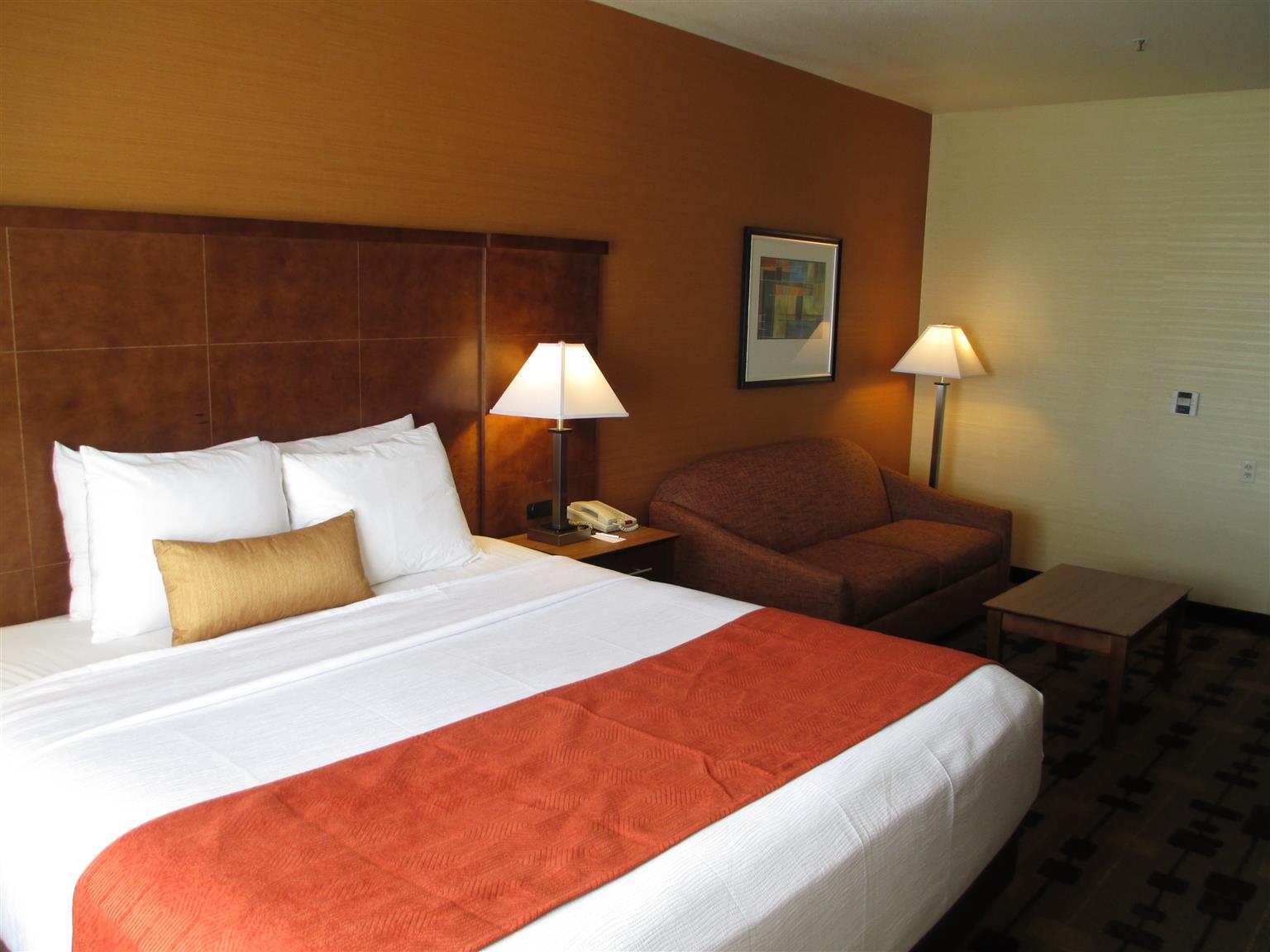 Best Western Plus Delta Inn & Suites Oakley Eksteriør billede