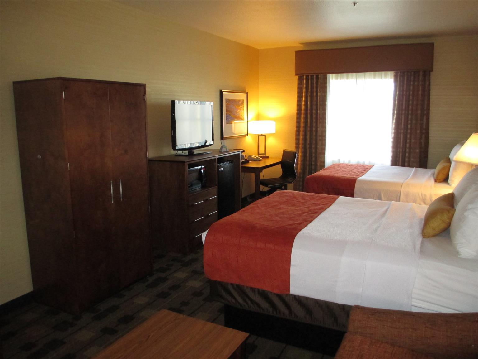 Best Western Plus Delta Inn & Suites Oakley Eksteriør billede